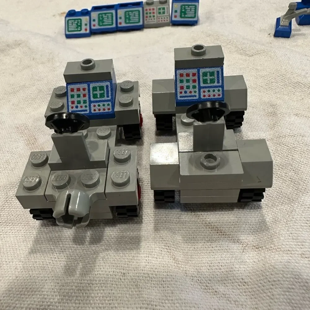 Lego Vintage 1970’s & 80’s  lot, rare pieces,lots of pieces